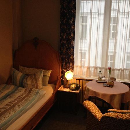 Hotel Pension Columbus Am Kurfurstendamm เบอร์ลิน ภายนอก รูปภาพ