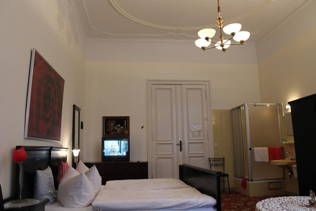 Hotel Pension Columbus Am Kurfurstendamm เบอร์ลิน ภายนอก รูปภาพ