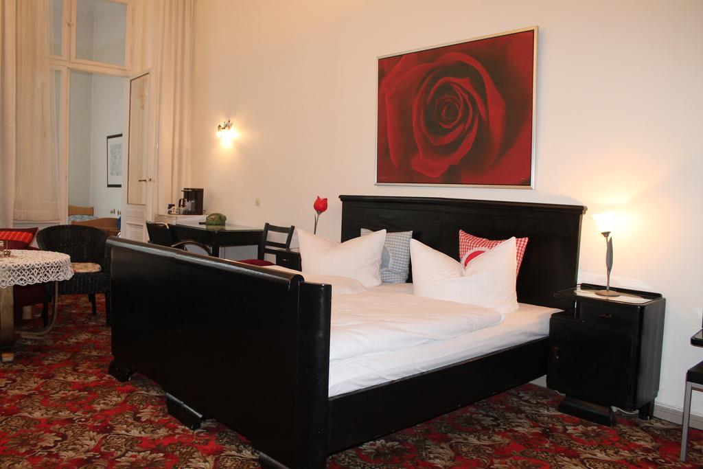 Hotel Pension Columbus Am Kurfurstendamm เบอร์ลิน ห้อง รูปภาพ