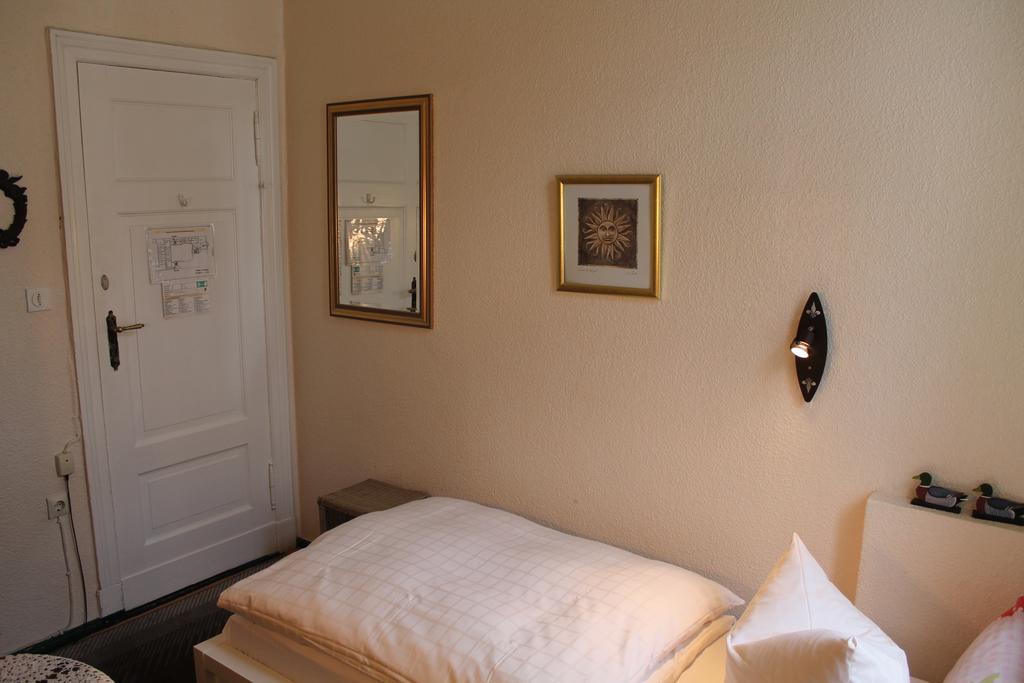 Hotel Pension Columbus Am Kurfurstendamm เบอร์ลิน ห้อง รูปภาพ