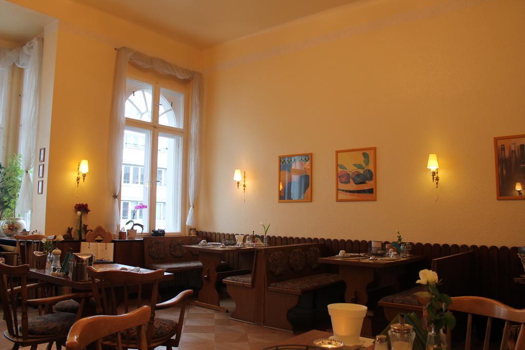 Hotel Pension Columbus Am Kurfurstendamm เบอร์ลิน ภายนอก รูปภาพ
