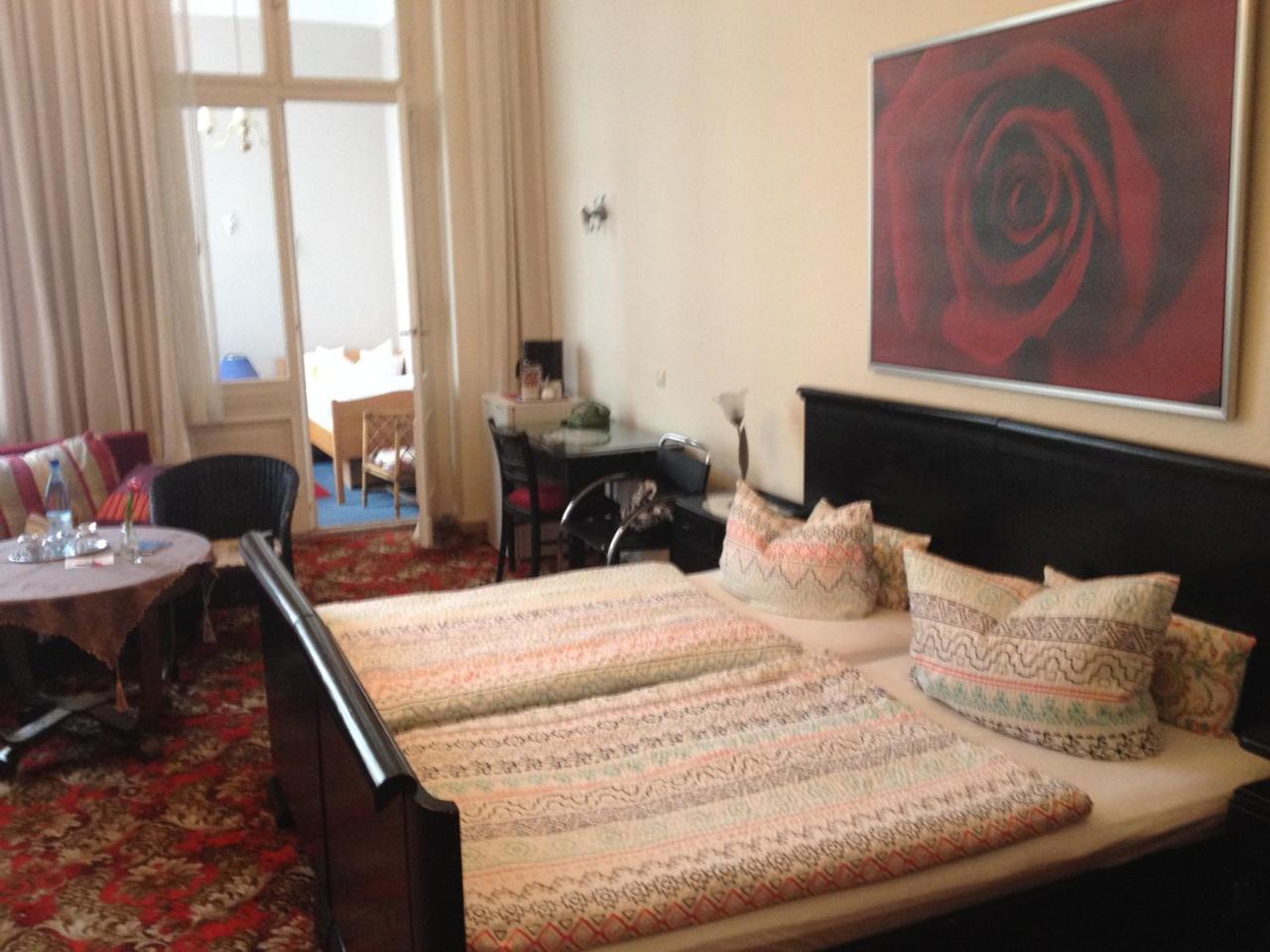 Hotel Pension Columbus Am Kurfurstendamm เบอร์ลิน ภายนอก รูปภาพ