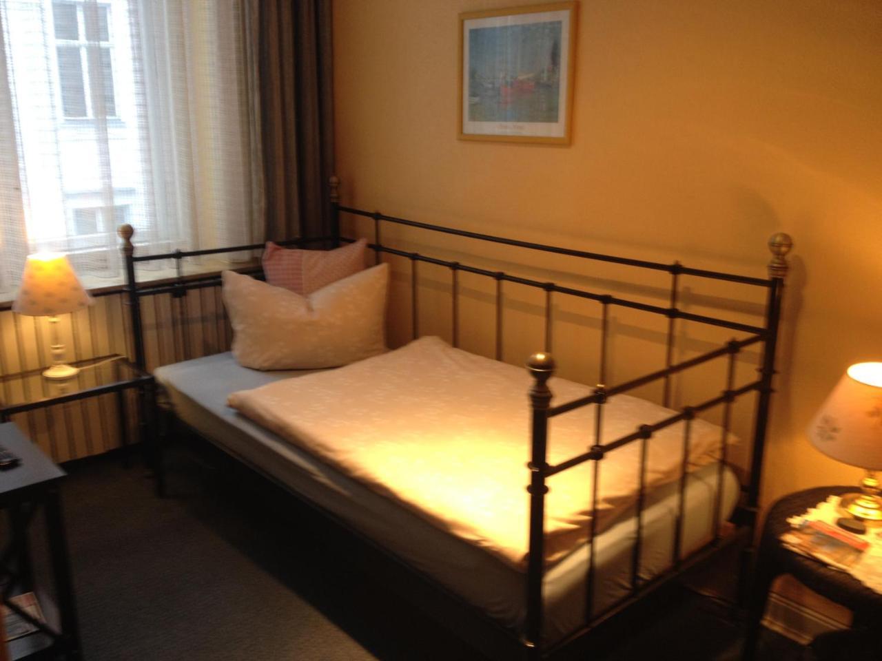 Hotel Pension Columbus Am Kurfurstendamm เบอร์ลิน ภายนอก รูปภาพ