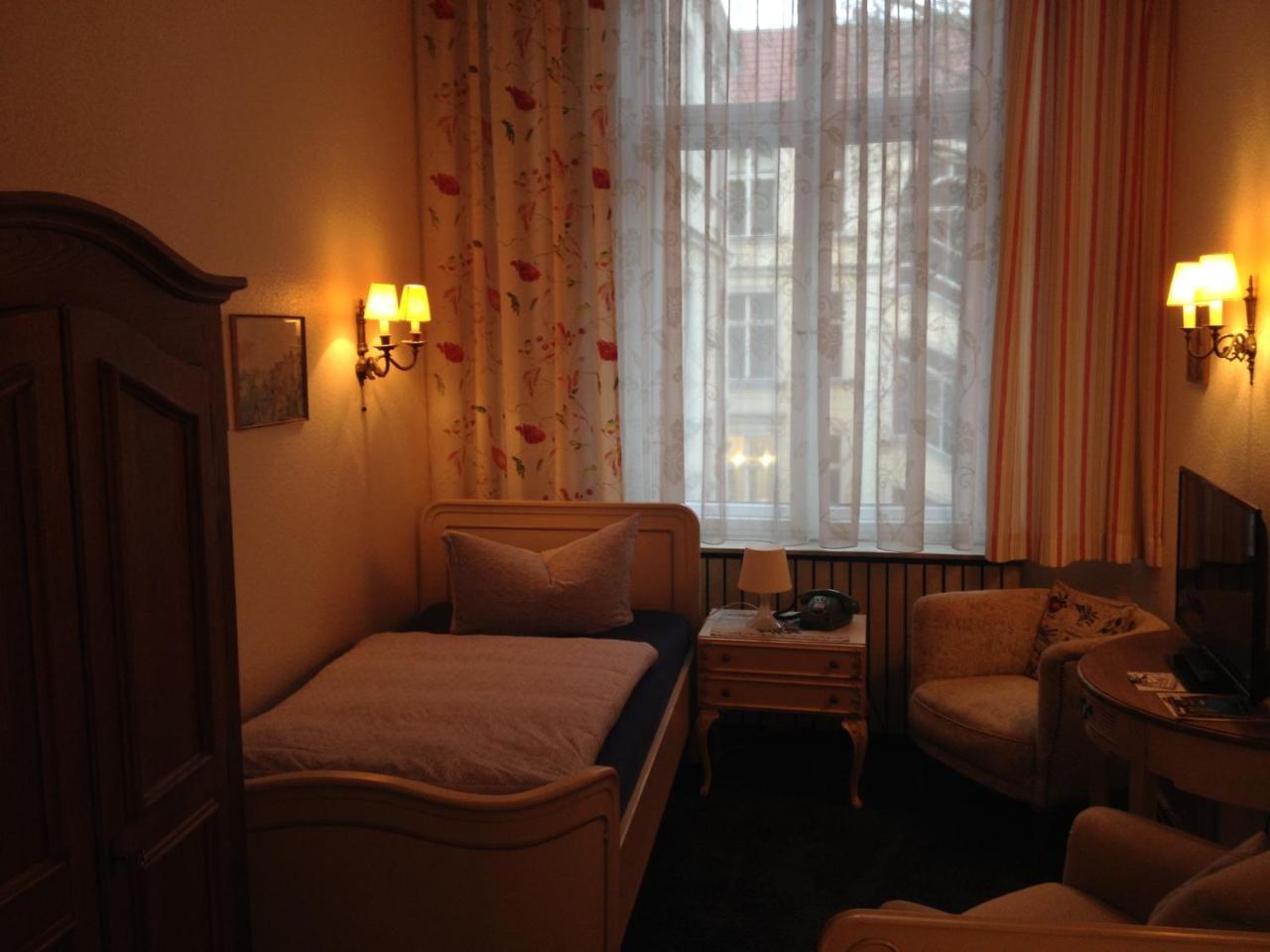 Hotel Pension Columbus Am Kurfurstendamm เบอร์ลิน ภายนอก รูปภาพ