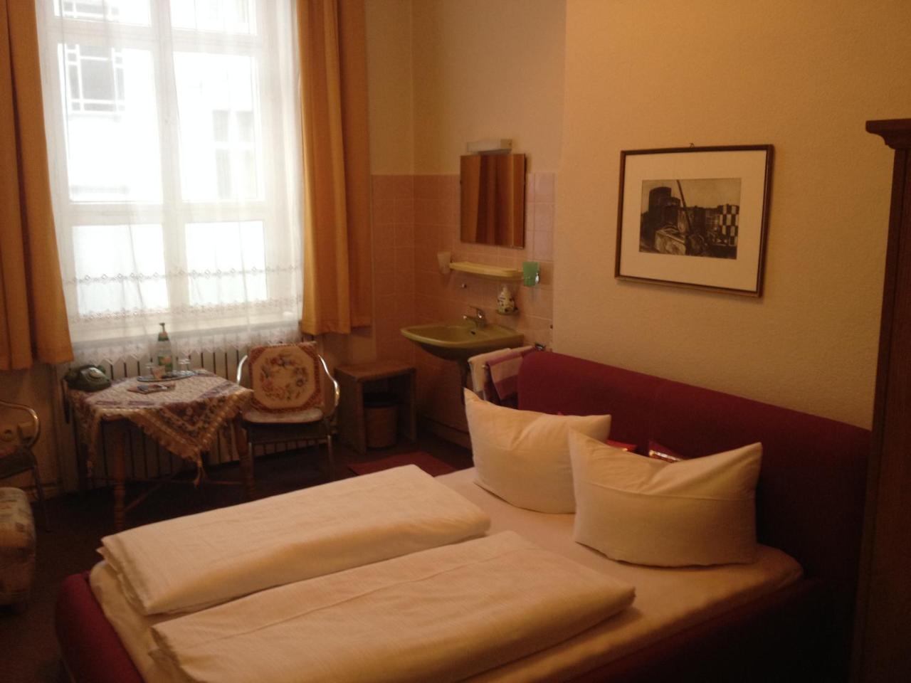 Hotel Pension Columbus Am Kurfurstendamm เบอร์ลิน ภายนอก รูปภาพ