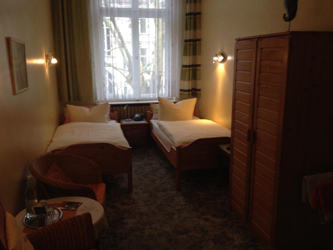 Hotel Pension Columbus Am Kurfurstendamm เบอร์ลิน ภายนอก รูปภาพ